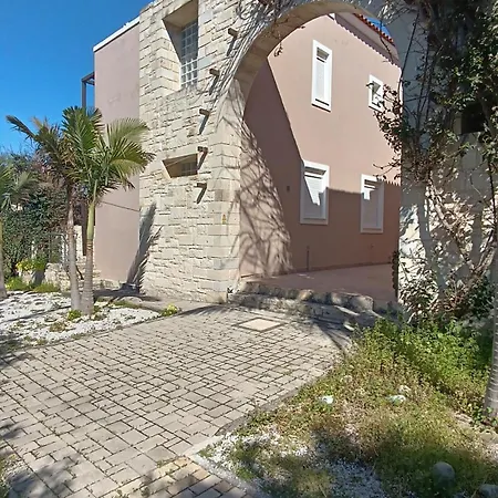 Relax Private Pool House Apartment